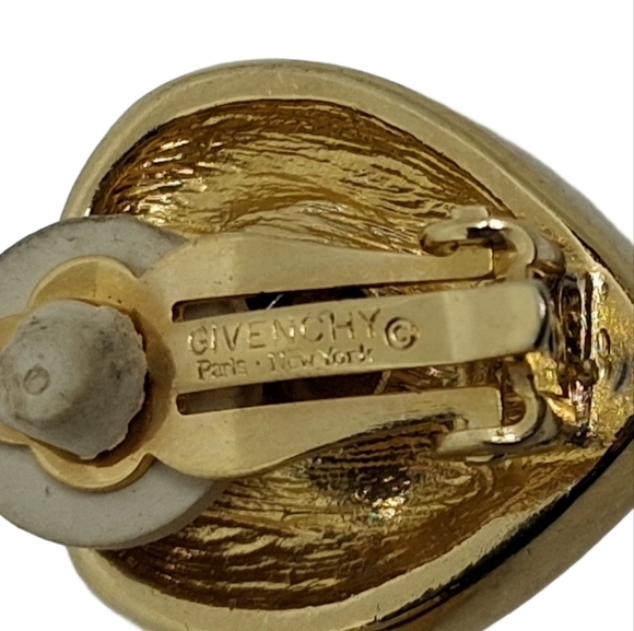 GIVENCHY SPARKLING 1980s CRYSTAL & GOLDTONE HEART CLIP ON EARRINGS - Picture 5 of 7